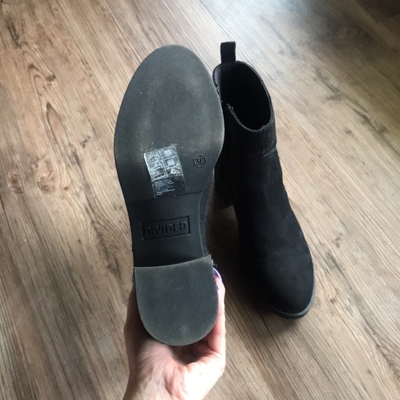 suede-like chelsea boots, 1.5-2 inch heel, worn once, near perfect condition - Picture 5 of 5